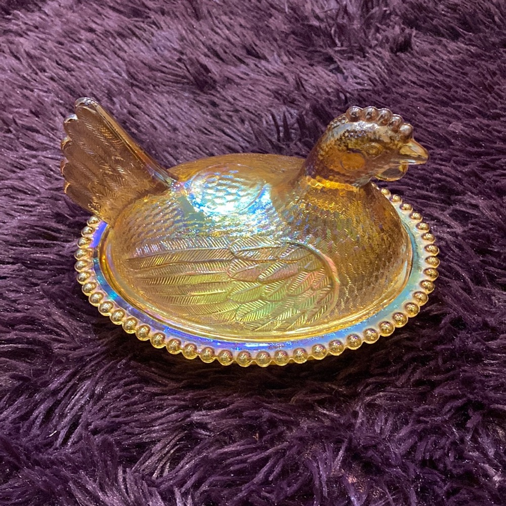 Vintage Indiana glass amber hen.